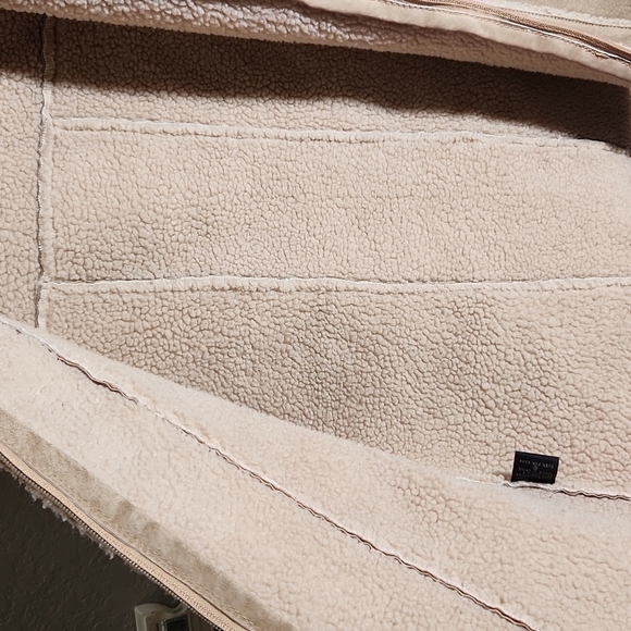 Express Leather Vest Womens Size 8 tan size 8 has flaw - Picture 7 of 13